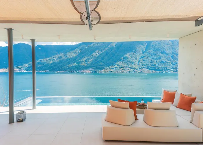 Aurea - By Myhomeincomo Villa *