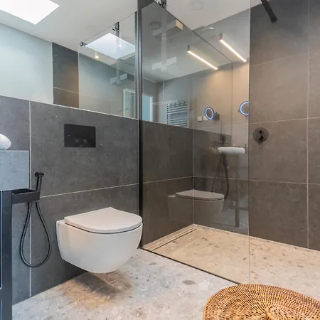 Vila Aurea - By Myhomeincomo *